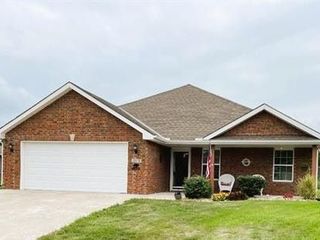 Foreclosed Home - 1614 NW CREEKLAND DR, 64029