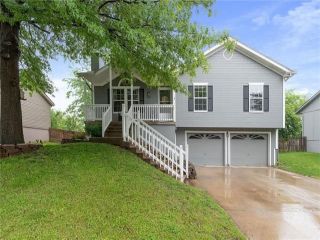 Foreclosed Home - 1407 COTTONWOOD DR, 64034
