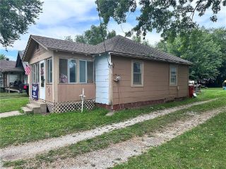 Foreclosed Home - 239 SE 3RD ST, 64035