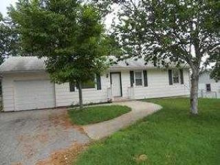 Foreclosed Home - 1904 WILLOW ST, 64037