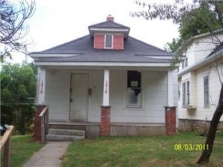 Foreclosed Home - 1216 W MAPLE AVE, 64050