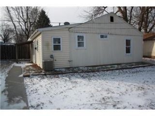 Foreclosed Home - 1018 S WOODBURY ST, 64050