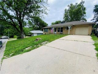 Foreclosed Home - 1713 N HOWARD DR, 64050
