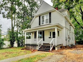 Foreclosed Home - 404 S OSAGE ST, 64050