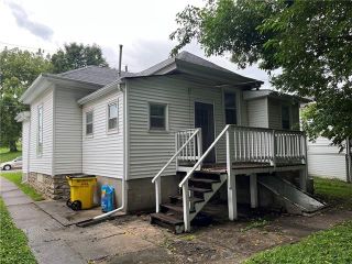 Foreclosed Home - 327 S SPRING ST, 64050