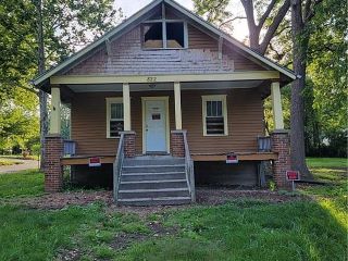 Foreclosed Home - 822 S RAYMOND ST, 64050