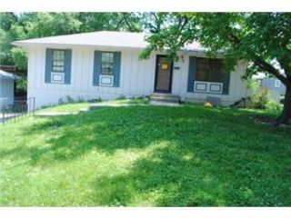 Foreclosed Home - 2421 S OVERTON AVE, 64052