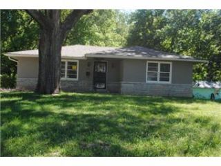 Foreclosed Home - 2623S S SANTA FE RD, 64052
