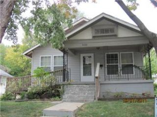 Foreclosed Home - 1615 S HEDGES AVE, 64052