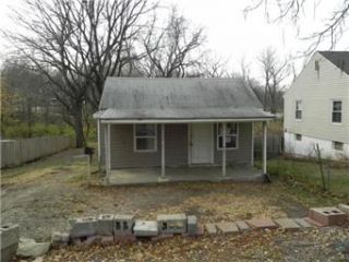 Foreclosed Home - 2202 S HOME AVE, 64052