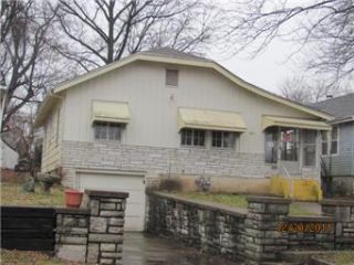 Foreclosed Home - 1917 S WILLOW AVE, 64052