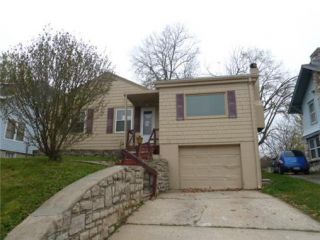 Foreclosed Home - 9325 E 15th St S, 64052