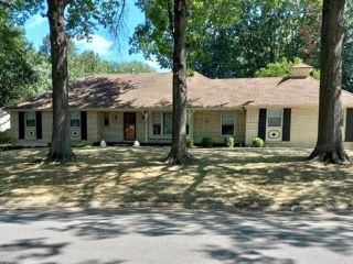 Foreclosed Home - 3629 S HARRIS AVE, 64052