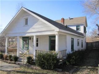 Foreclosed Home - 922 S HAWTHORNE AVE, 64053