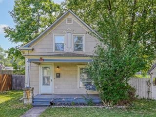 Foreclosed Home - 139 N HOME AVE, 64053
