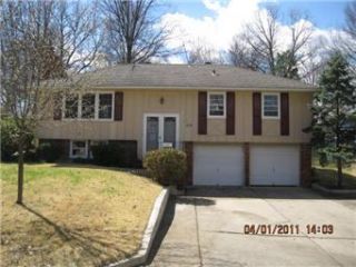Foreclosed Home - 4324 S BRENTWOOD ST, 64055