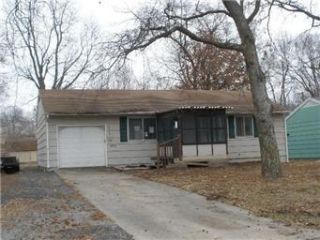 Foreclosed Home - 5205 S NORFLEET RD, 64055
