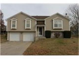 Foreclosed Home - 2613 S COACHMAN DR, 64055