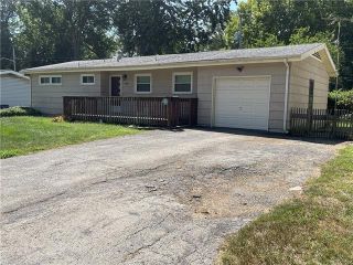 Foreclosed Home - 4602 S WILLIS AVE, 64055