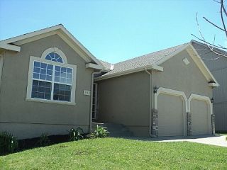 Foreclosed Home - 705 ROCKWELL CT, 64056
