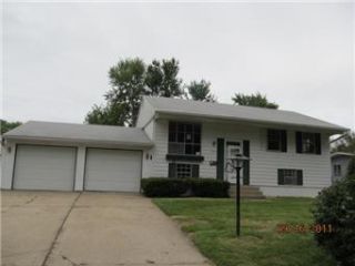 Foreclosed Home - 822 N PONCA DR, 64056