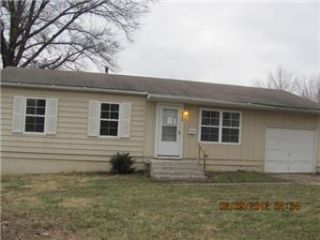 Foreclosed Home - 308 N PONCA DR, 64056