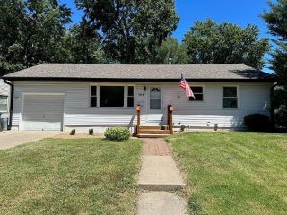 Foreclosed Home - 1019 N FARVIEW DR, 64056