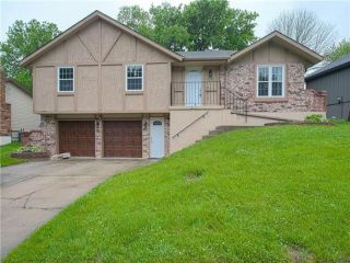 Foreclosed Home - 2424 VIKING DR, 64057