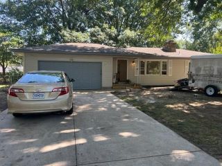 Foreclosed Home - 2619 BERRY AVE, 64057