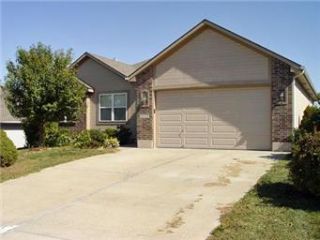 Foreclosed Home - 1815 N ETHAN LN, 64058