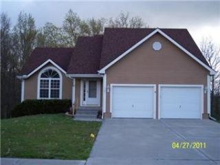 Foreclosed Home - 1407 CLEAR CREEK DR, 64060