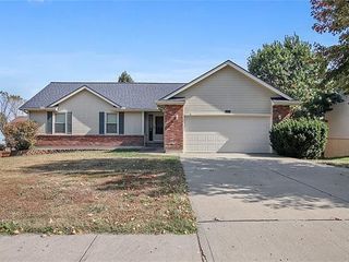 Foreclosed Home - 1801 SUNSET DR, 64060