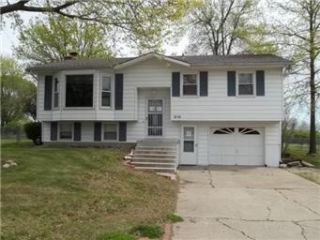 Foreclosed Home - 210 E 12TH ST, 64062