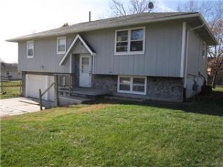Foreclosed Home - 913 N RAUM ST, 64062