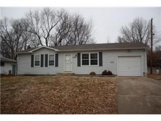 Foreclosed Home - 602 NW GIBSON RD, 64063