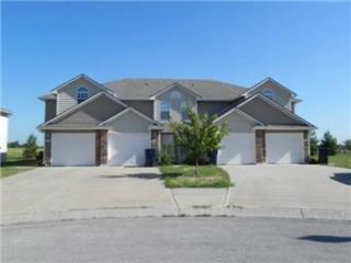 Foreclosed Home - 807 SW PEACH TREE LN, 64064