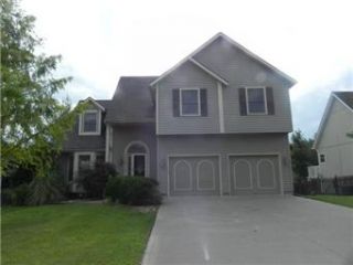 Foreclosed Home - 5420 NE SCENIC DR # D, 64064