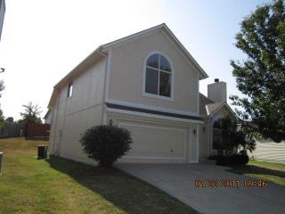 Foreclosed Home - 1029 NE QUEENS CIR, 64064