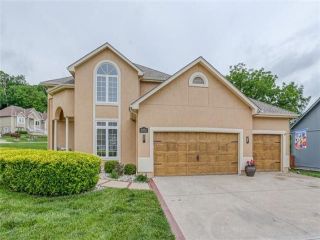 Foreclosed Home - 5900 NE RUBY LN, 64064