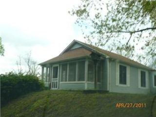 Foreclosed Home - 101 S BLUFF ST, 64067