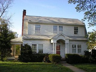 Foreclosed Home - 608 W COLLEGE ST, 64068