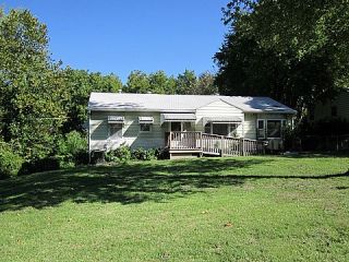 Foreclosed Home - 8002 PLEASANT VALLEY RD, 64068