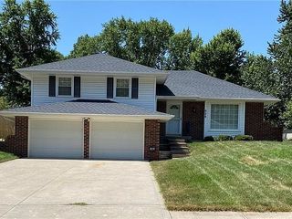 Foreclosed Home - 928 DUNWICH DR, 64068