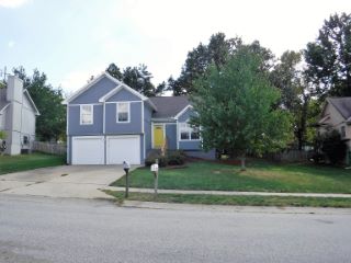 Foreclosed Home - 719 PLUM ROSE DR, 64068