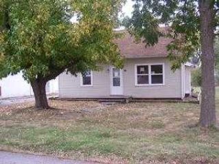 Foreclosed Home - 105 SW 10TH ST, 64075