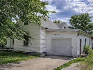 Foreclosed Home - 516 S 2ND ST, 64076