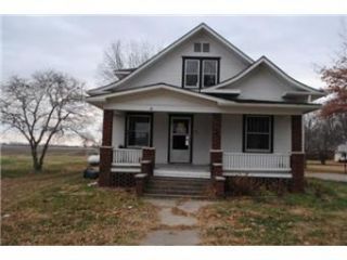 Foreclosed Home - 107 W PINE ST, 64077