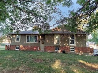 Foreclosed Home - 900 GREGORY ST, 64078