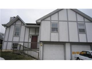 Foreclosed Home - 1825 GATES DR W, 64079