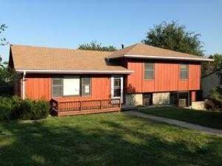 Foreclosed Home - 300 Clearview Dr, 64080
